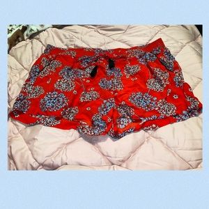 🌸Red floral shorts